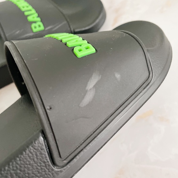 BALENCIAGA || Women’s Pool Slides In Black/Fluo Green - Picture 11 of 14